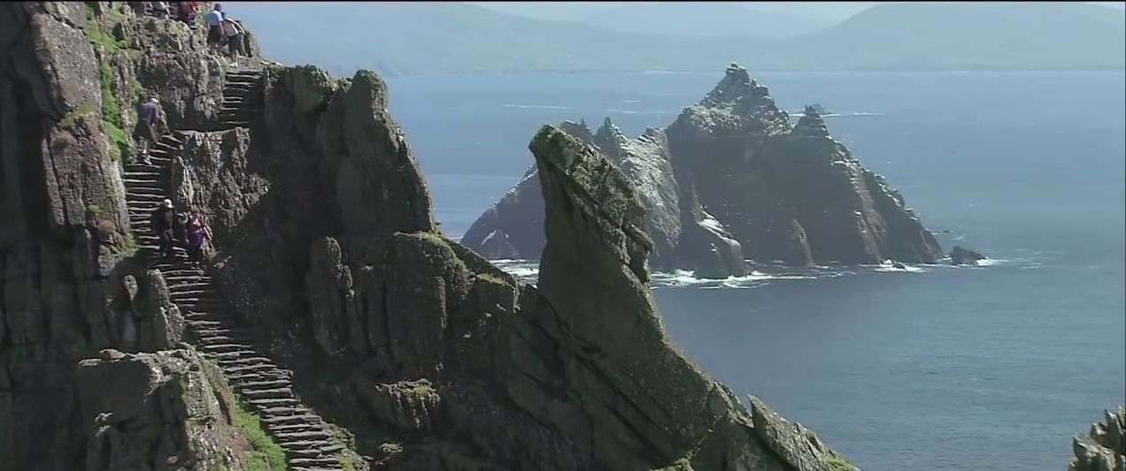 Procura turística pela ilha de Skellig Michael disparou com sua aparição no último Star Wars. | Reprodução/Youtube
